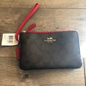 NWT Coach clutch/purse/wristlet/wallet